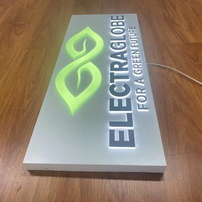 Γράμματα LED καναλιού με διάρκεια ζωής 50000 ωρών με τροφοδοτικό Meanwell που προσφέρει φωτισμό και μακροπρόθεσμη απόδοση επαγγελματικής σήμανσης